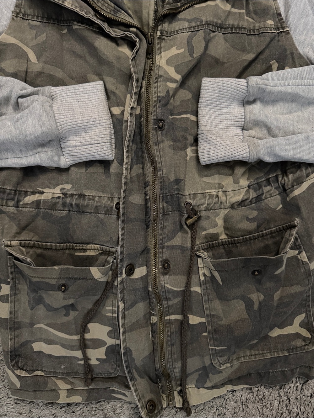 Charlotte Russe Camo Utility Jacket with Light Gray Knit Sleeves - Picture 5 of 8